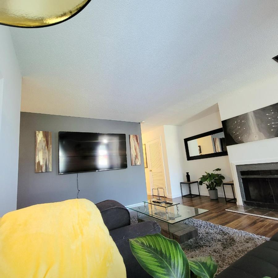 Hi-Tek-Duplex A-Two 75In 4K Led Βίλα Τσάρλεστον Εξωτερικό φωτογραφία